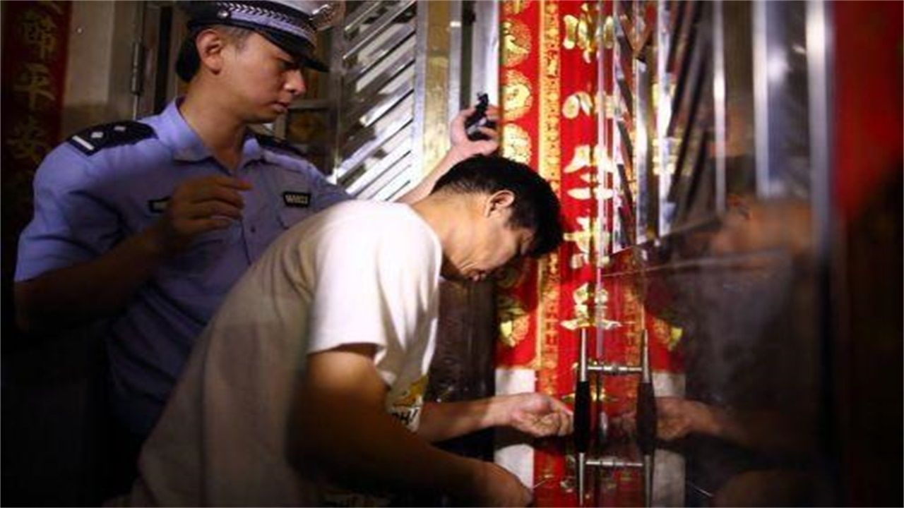 吉林请开锁师傅开了锁后，师傅